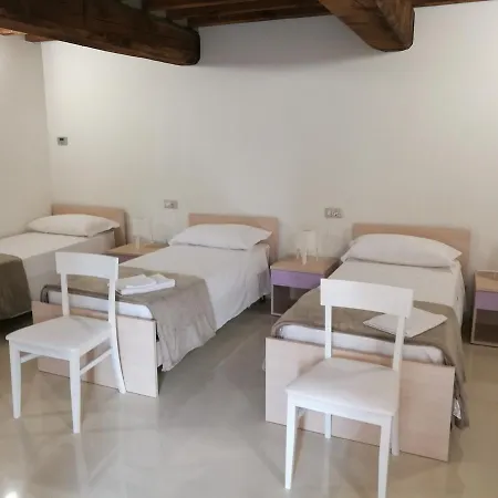 Rifugio D'elsa Hostel *
